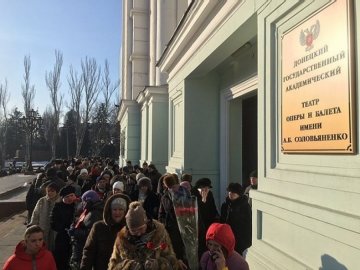 Похороны Гиви: боевики "немножко" ошиблись в подсчетах