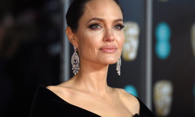 Анджелина Джоли