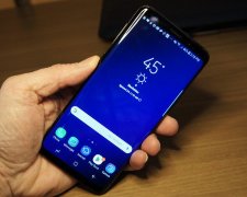 Кризис Samsung: Galaxy S9 подешевел практически вдвое