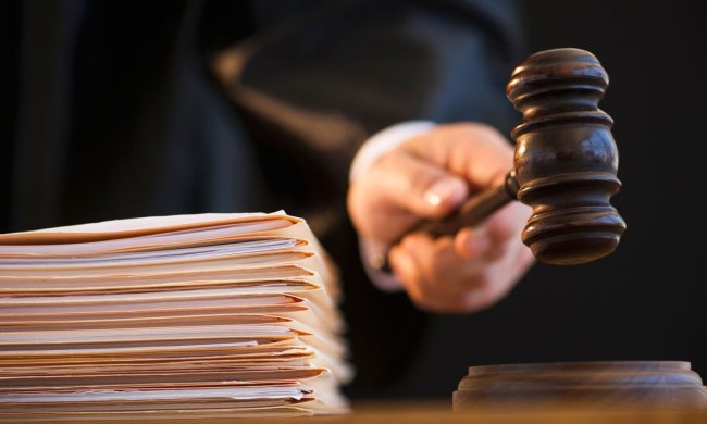 Дулю під самісінький ніс: запорізька суддя осоромила мантію на всю Україну, - це треба бачити