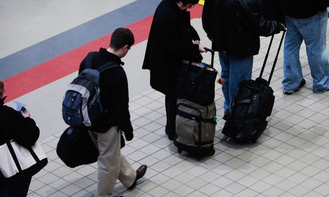 Топ 5 країн для українських заробітчан: готові озолотити кожного