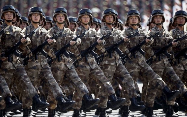 Китай перебросил 150-тысячную армию к границам КНДР - видео