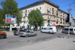 Кабіна в друзки: у Дніпрі фура потрапила в страшну аварію, що з водієм
