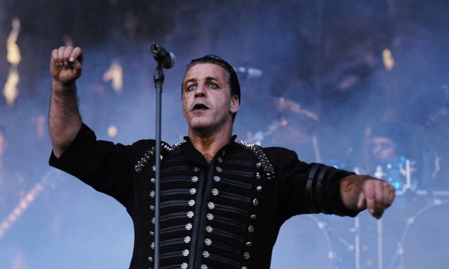 Тіль Ліндеманн з Rammstein хотів заплатити штраф за білоруса: справа у відвертому відео