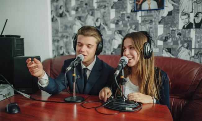 На одной волне со студентами: во Франковске появится самое "молодое" радио Украины