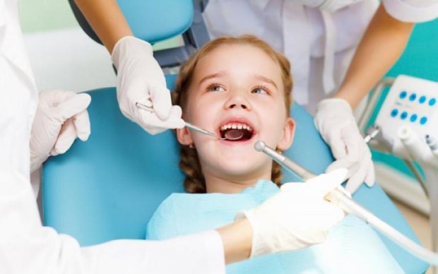 Лікували зуби: дівчинку на прийомі заразили страшною хворобою