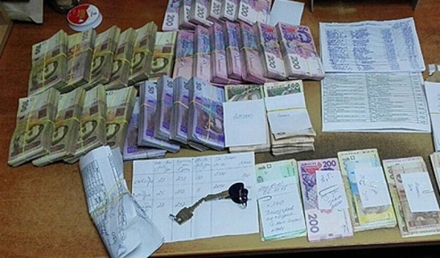 Міліціонери викрили незвичайних злодіїв-"крадіїв податків" (фото)