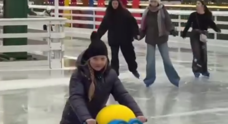 Українці, ковзанка, кадр з відео