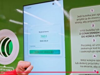 Польський бутеломат для прийому пластикових пляшок у заставній системі