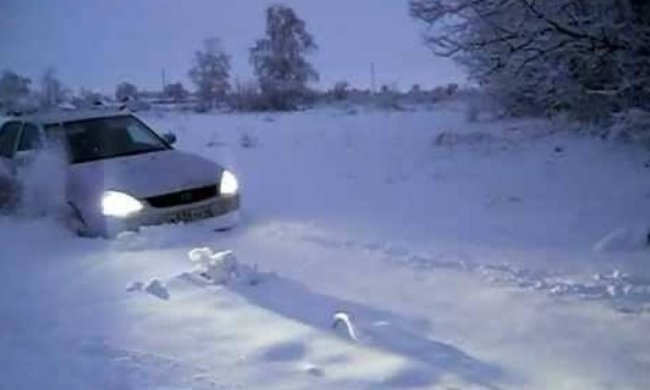 Шість областей потерпають від негоди