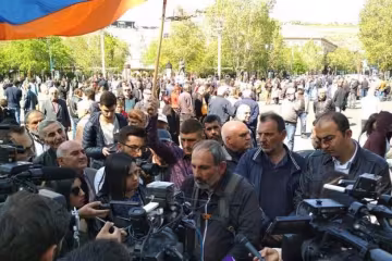 Протест триває: вірменський парламент чекає свого Турчинова