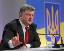 У Порошенко под одеждой нашли загадочную кнопку: одно нажатие спасает жизнь