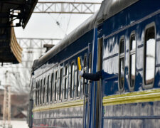 Франківчанин опинився під колесами потяга, янгол-охоронець рятує разом з лікарями