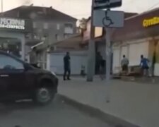 Бійка, скріншот з відео