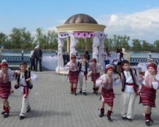 У Голій пристані протестували проти закриття школи мистецтв