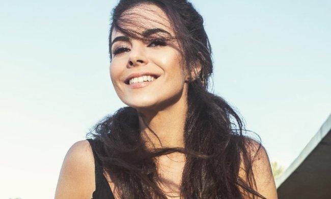 Біла і пухнаста Каменських вирушила підкорювати ще одну сцену: фото