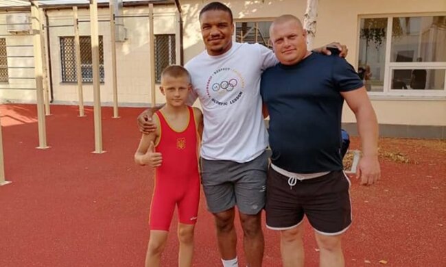 Жане Беленюк с гостями, фото Facebook