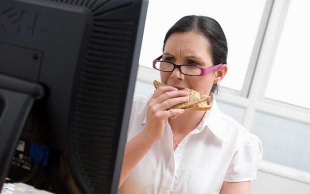Сколько лишних калорий съедает офисный работник