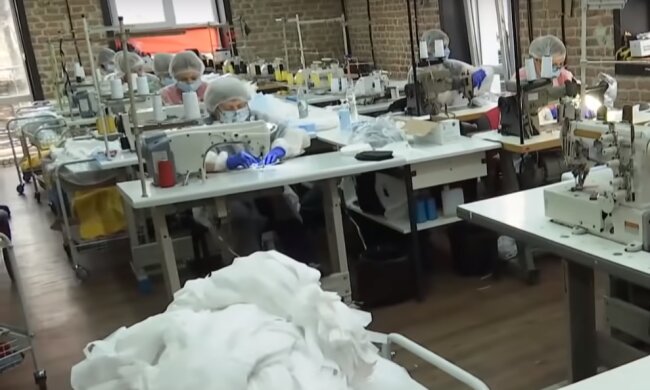 пошиття масок, скріншот із відео