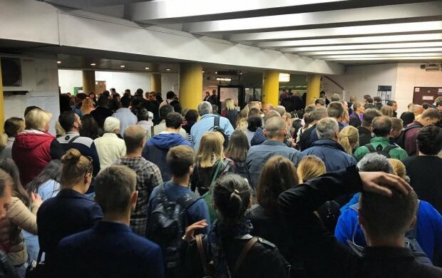 У київському метро знайшли дивні бактерії, вчені губляться в здогадах: "Такого немає ніде в світі"