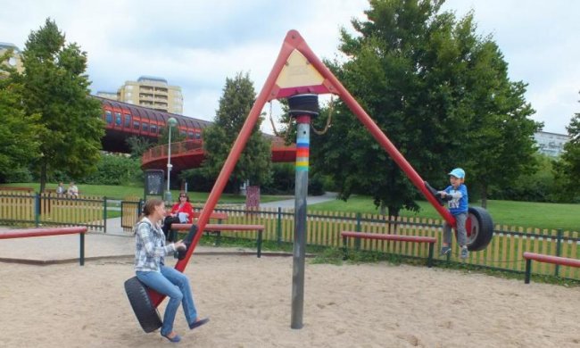Водка, пиво и дерьмо: убожество детских площадок в Крыму всколыхнуло сеть
