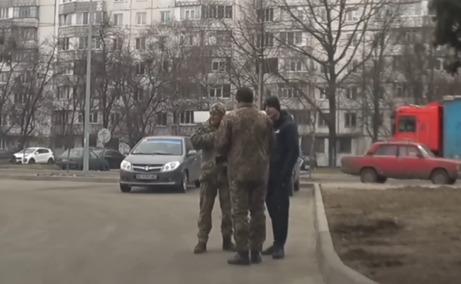 Повестка, мобилизация, кадр из видео