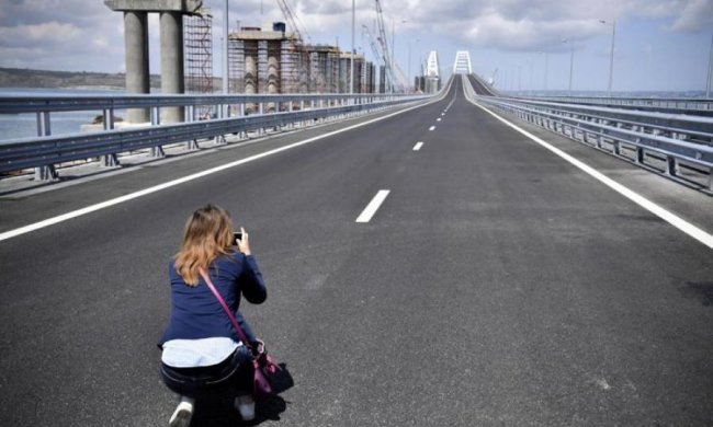 Любительница селфи опозорила "гордость" Путина: видео