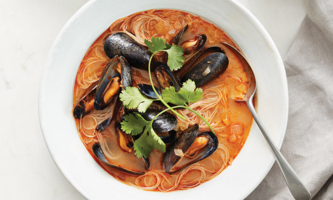 Смачний суп із мідій за 15 хвилин