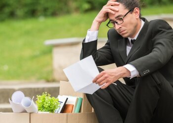 Увольнение - фото UkrMedia