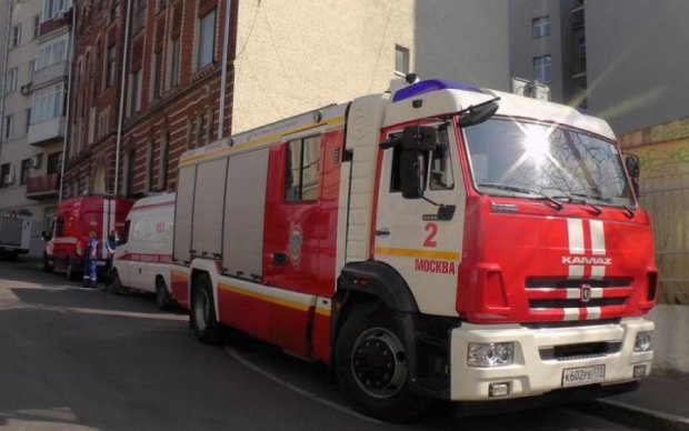 Падають цеглини, вилітають вікна: центр Москви терміново евакуюють