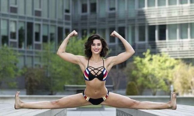 Дочь Жана-Клода Ван Дамма показала фирменную растяжку