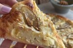 Сырная пицца с грушей и бри: фото скрин рецепта