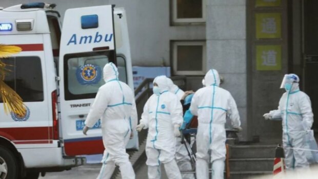 Двое украинцев сбежали из Китая и залегли на дно во Львове, медики подозревают коронавирус