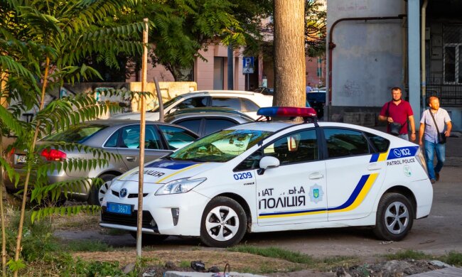 В Днепре горе-родители заперли ребенка в квартире и пустились во все тяжкие: дикие подробности в шаге от катастрофы