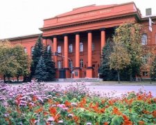 Вища освіта стала не по кишені простим українцям