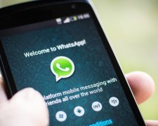 Шахраї викрадають гроші через фейкові оновлення для WhatsApp