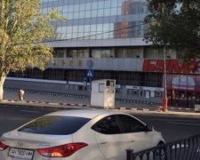 Пусто і дорого: Як живеться в окупованому Донецьку (фото)