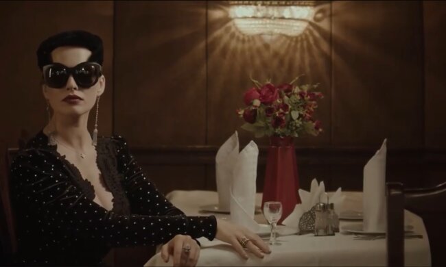 Даша Астафьева, скриншот из видео