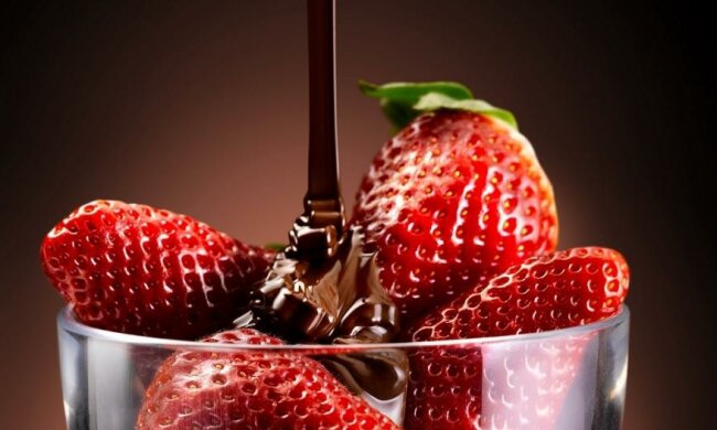 Диетологи рассказали, какая сладость полезнее фруктов