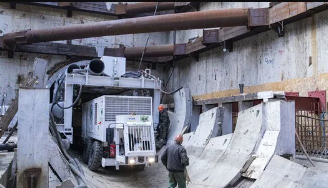 Як будують довгоочікуване метро на Виноградар: киянам показали відео з тунелю