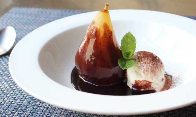 Груші в шоколадному соусі: ідеальний осінній десерт