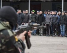 Закон не писан: военкомат обнародовал персональные данные призывников