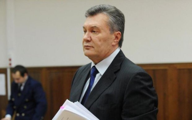 Янукович збирається в суді захищати "честь і гідність"