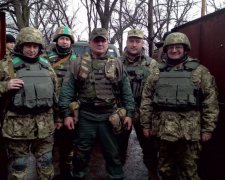 Батальойон «ОУН» виганяють з  Пісків