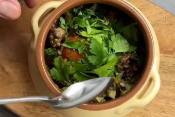 Горшочки с гречкой, кадр из видео