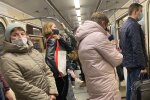 Украинцы в метро, фото: Знай.ua