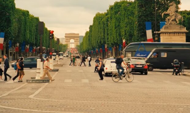 Полночь в Париже, кадр из фильма