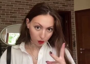 Маша Полякова, скриншот из видео