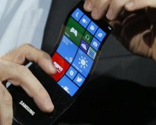 Samsung розповів, коли світ побачить смартфон-розкладачку