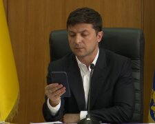 Шахраї втягнули Зеленського у злочинну схему, залишаючи українців з діркою в гаманці: один дзвінок і грошей немає
